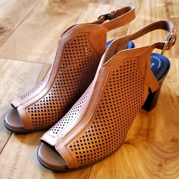 Rockport Sandals - Picture 1 of 6